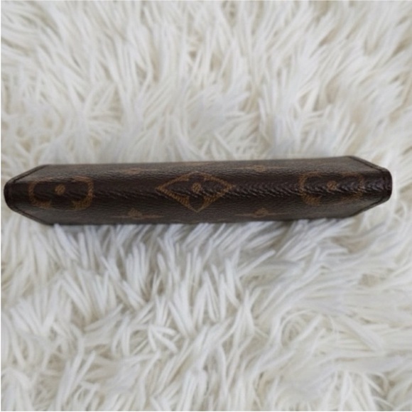 Louis Vuitton credit card Wallet - Picture 4 of 10